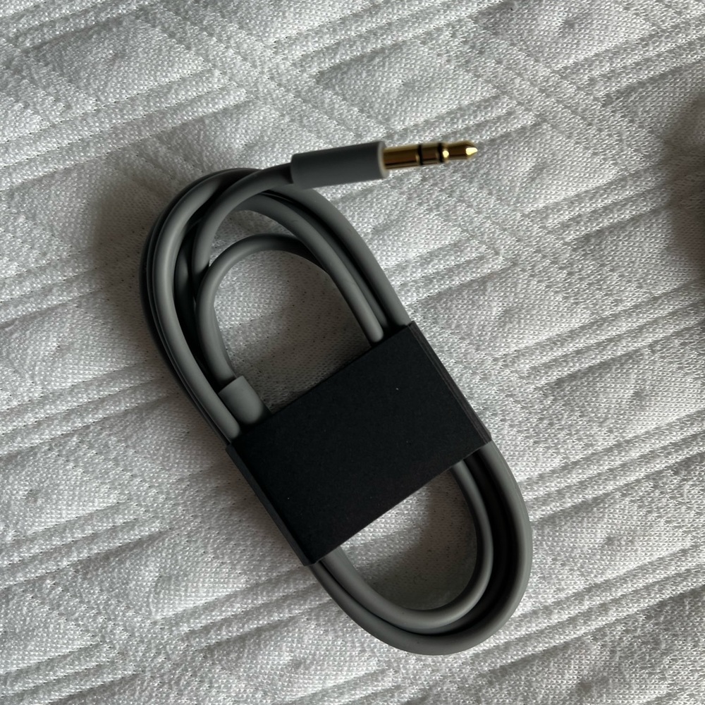 Beats Studio pro headphones 🎧 - Picture 9 of 11